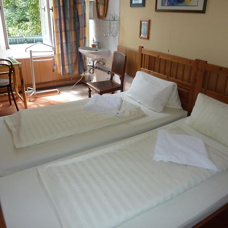 Hotel Pension Waizenegger Am Kurfuerstendamm เบอร์ลิน ภายนอก รูปภาพ