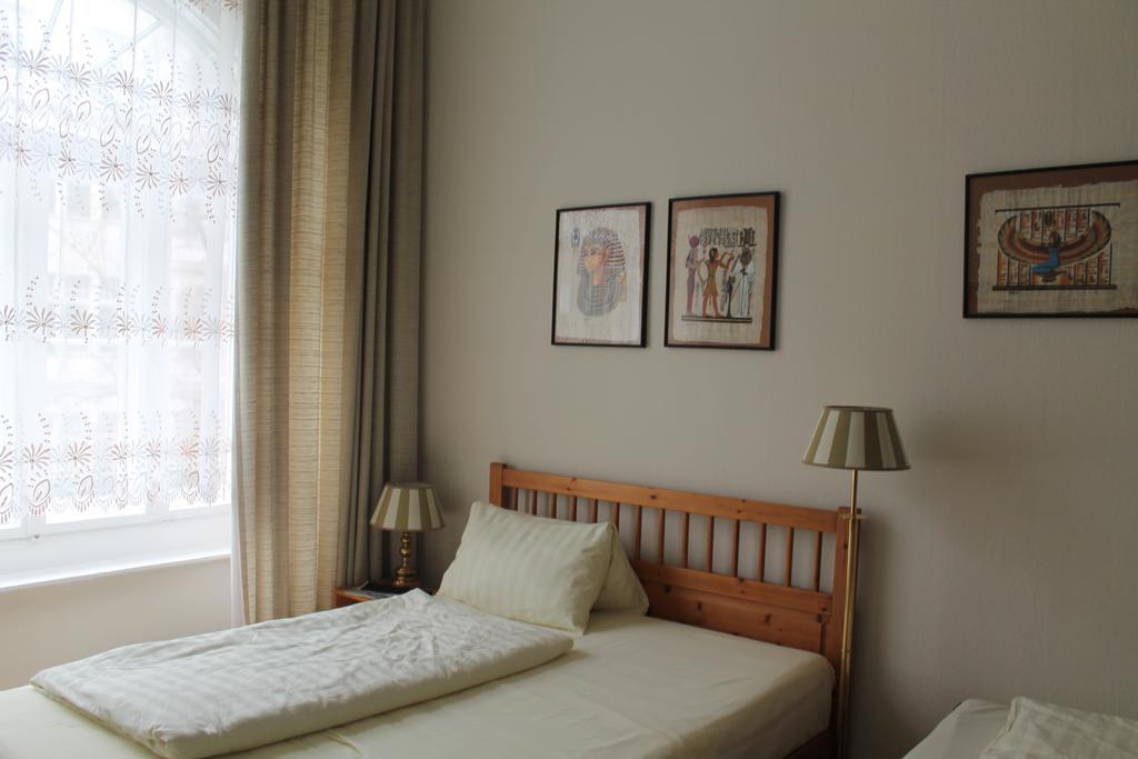 Hotel Pension Waizenegger Am Kurfuerstendamm เบอร์ลิน ภายนอก รูปภาพ