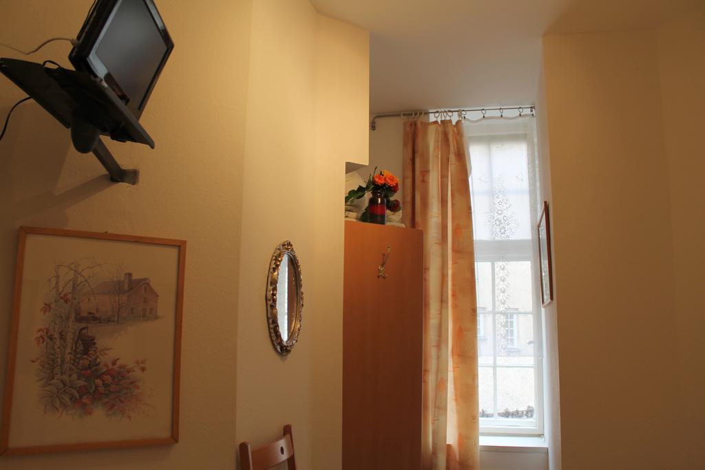 Hotel Pension Waizenegger Am Kurfuerstendamm เบอร์ลิน ภายนอก รูปภาพ
