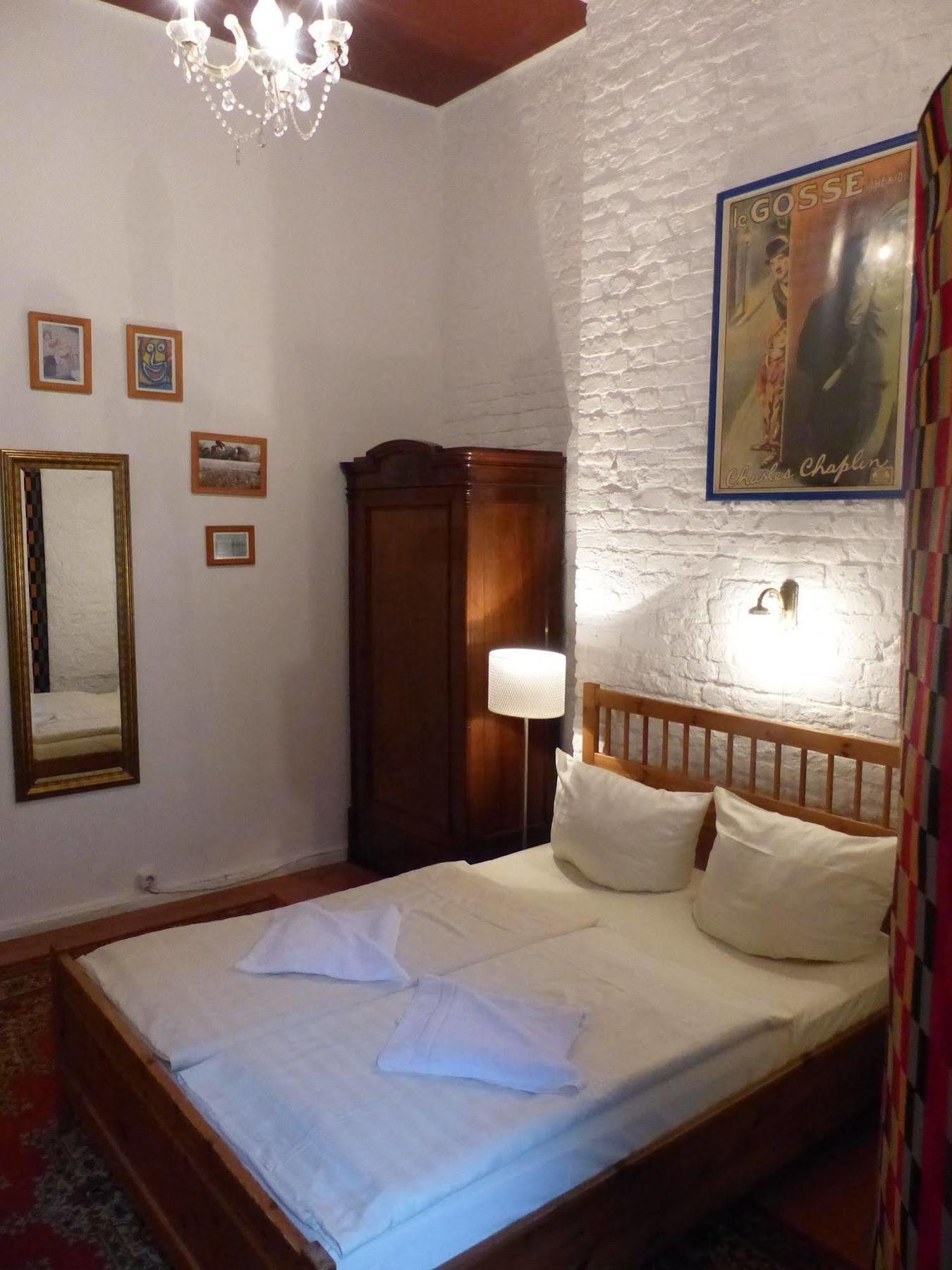 Hotel Pension Waizenegger Am Kurfuerstendamm เบอร์ลิน ภายนอก รูปภาพ
