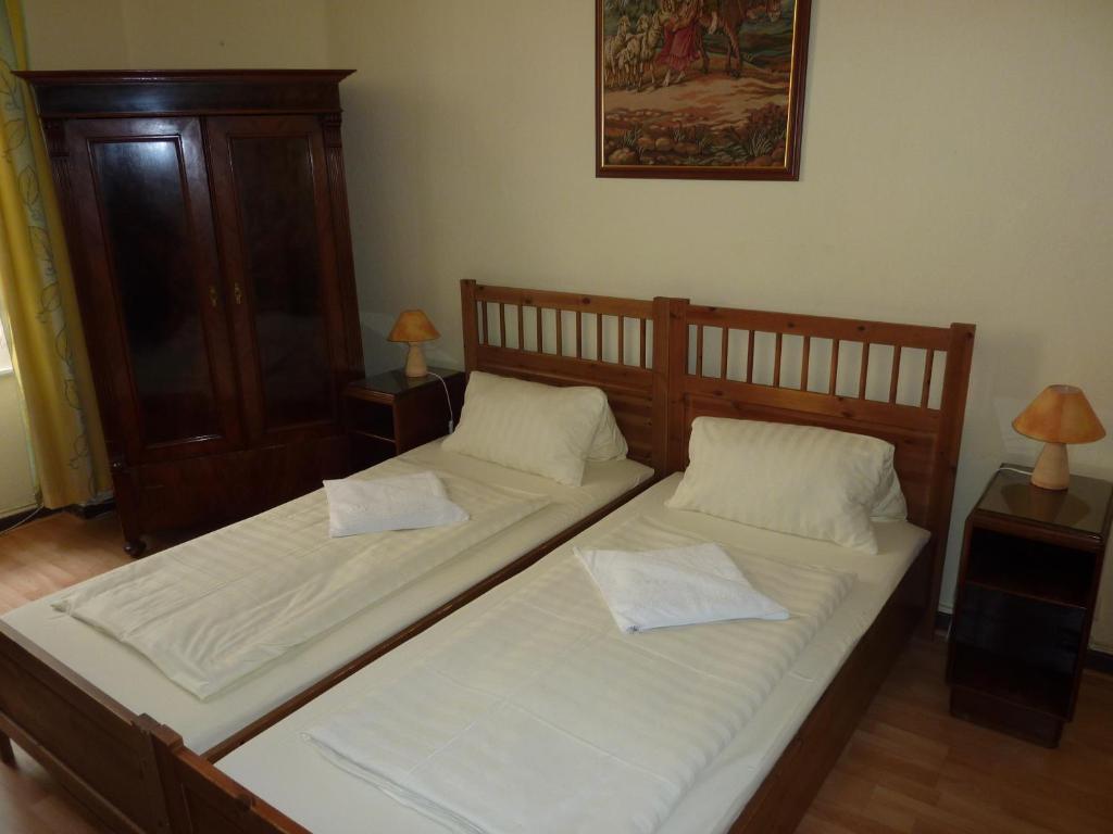 Hotel Pension Waizenegger Am Kurfuerstendamm เบอร์ลิน ห้อง รูปภาพ